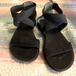 REEF sandals 6 black